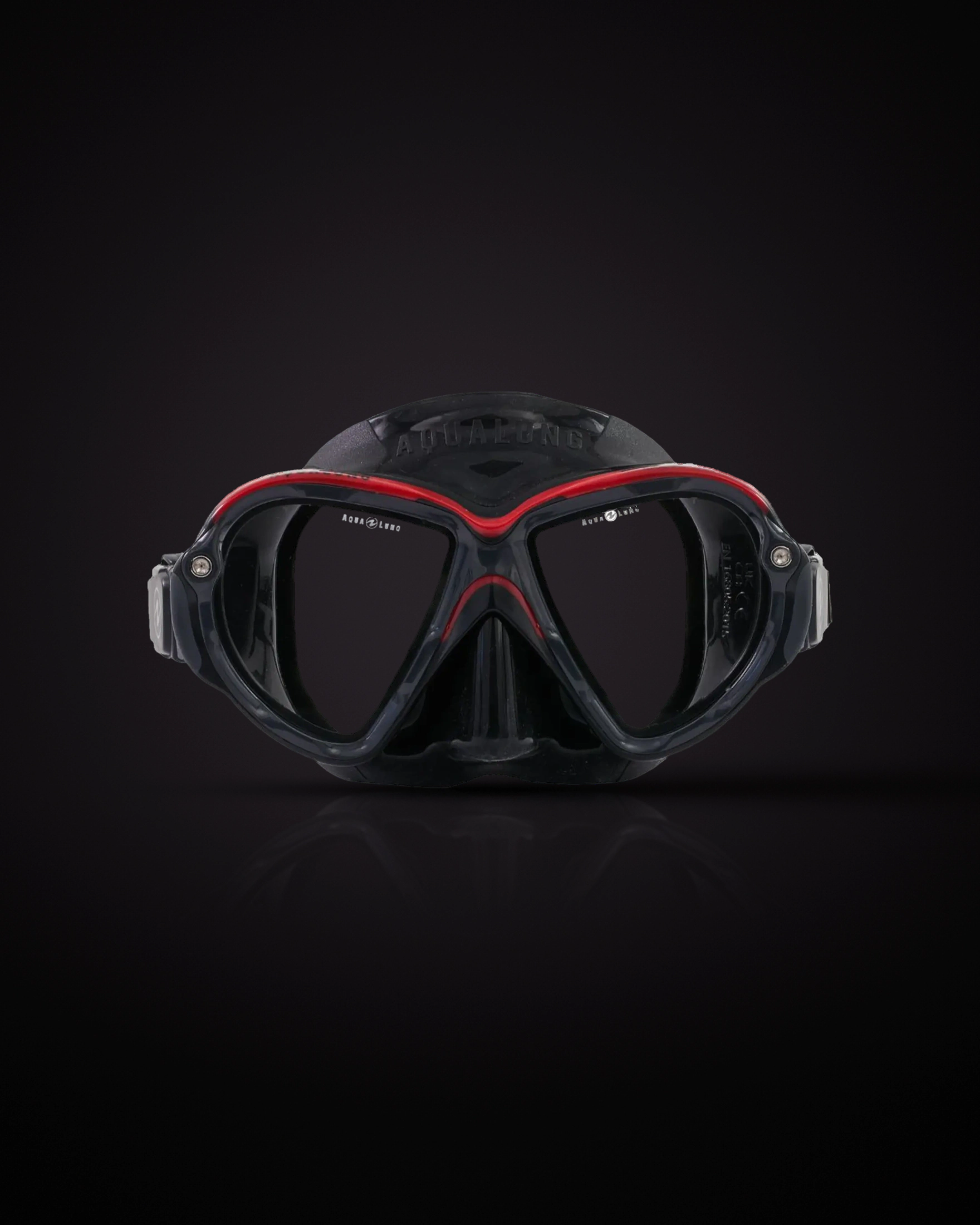 Aqualung Reveal Ultrafit สี Black/Red มองจากด้านหน้า