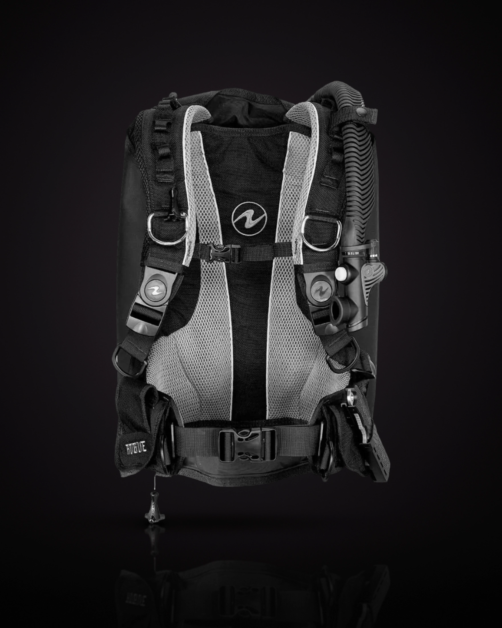 Aqualung Rogue in Black/Grey, front view