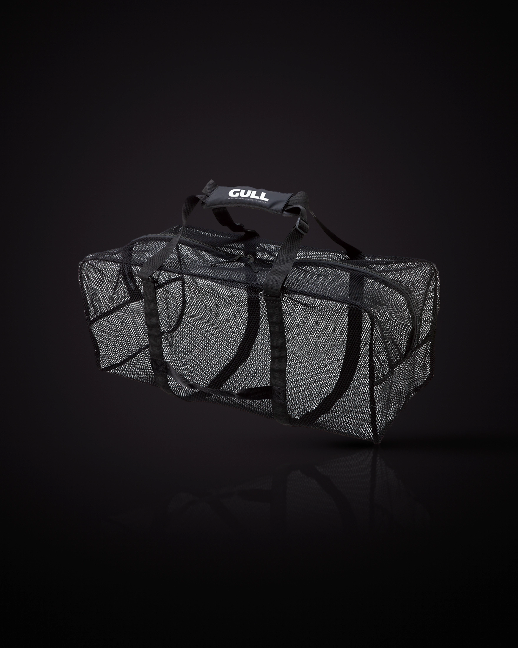 GULL ACTIVE MESH BAG ตาข่ายสีดำทั้งใบ มุมเฉียง เห็นหูจับด้านบน