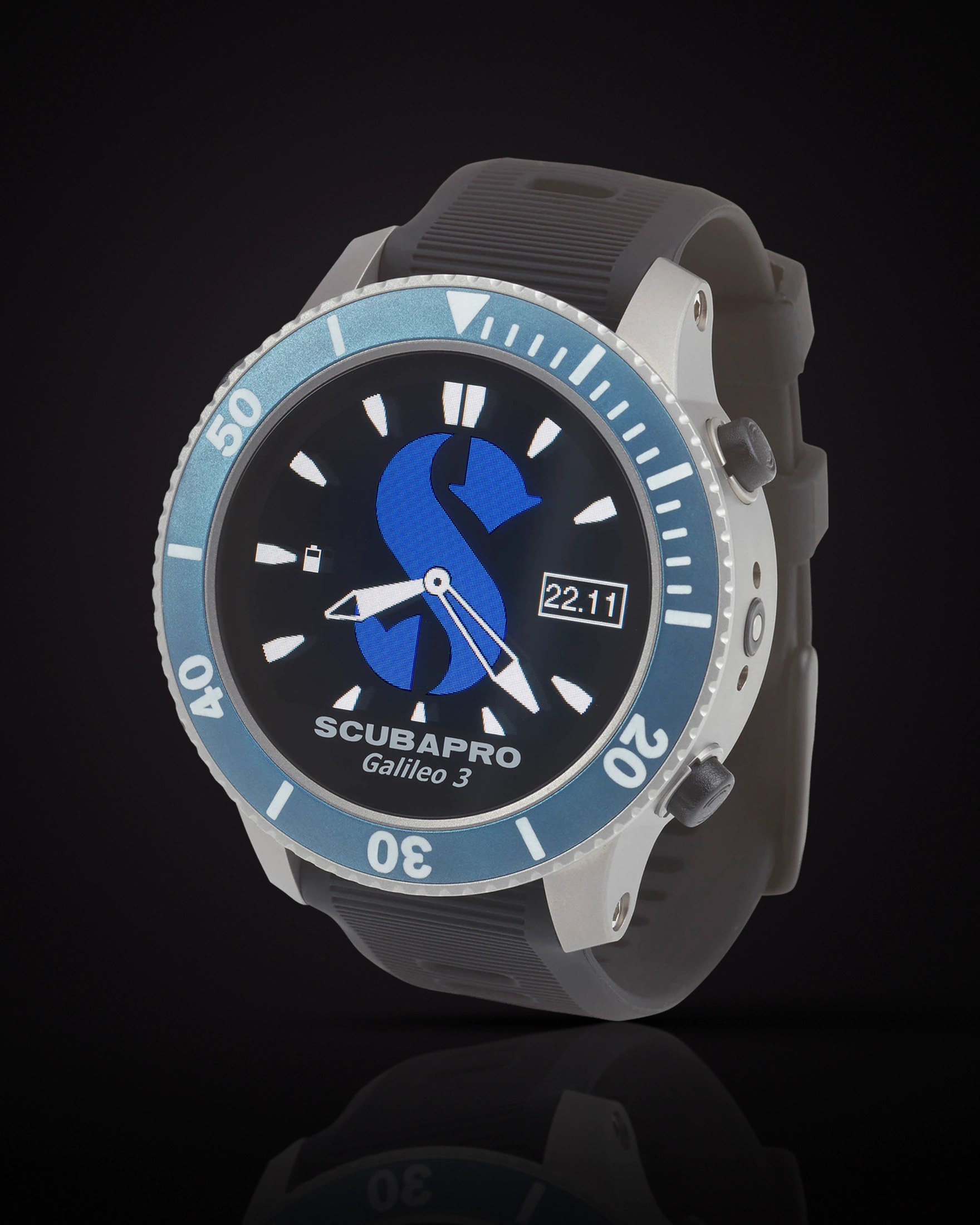 SCUBAPRO Galileo 3 Ti (G3 Ti), angled front view of the colour display and blue bezel